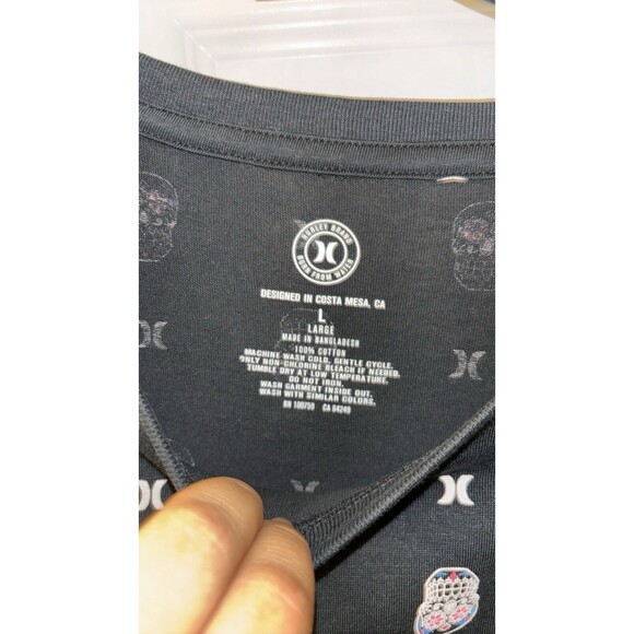 Hurley Brand Mens Calavera Black Skull Short Sleeve Tee NWT Large Size - Picture 3 of 3